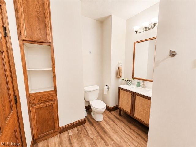 8942 Edison Street NE, Louisville, OH 44641