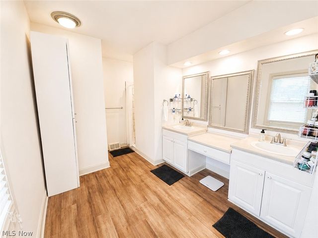 8942 Edison Street NE, Louisville, OH 44641