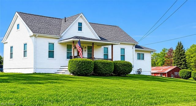 8942 Edison Street NE, Louisville, OH 44641