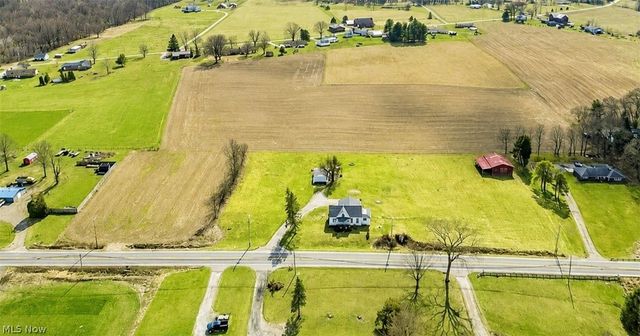 8942 Edison Street NE, Louisville, OH 44641