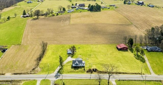 8942 Edison Street NE, Louisville, OH 44641