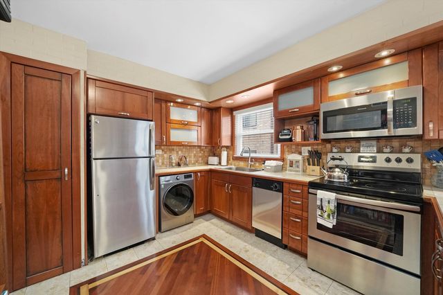 4337 N Kedvale Avenue 2E, Chicago, IL 60641