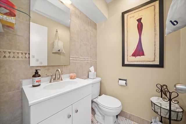 4337 N Kedvale Avenue 2E, Chicago, IL 60641