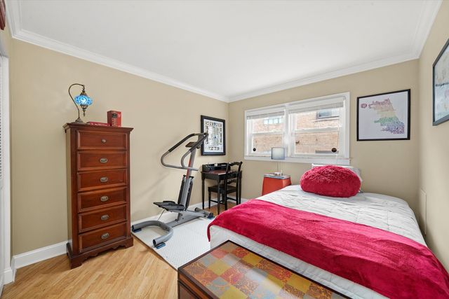 4337 N Kedvale Avenue 2E, Chicago, IL 60641