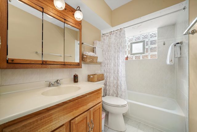 4337 N Kedvale Avenue 2E, Chicago, IL 60641