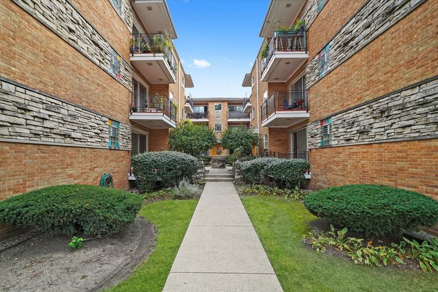 4337 N Kedvale Avenue 2E, Chicago, IL 60641