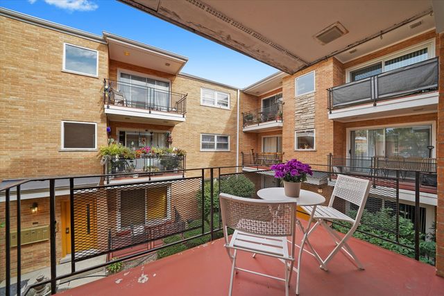 4337 N Kedvale Avenue 2E, Chicago, IL 60641