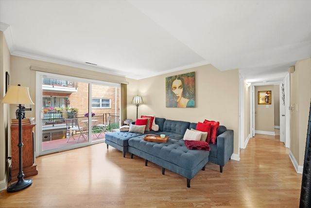 4337 N Kedvale Avenue 2E, Chicago, IL 60641