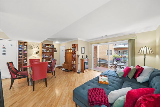 4337 N Kedvale Avenue 2E, Chicago, IL 60641