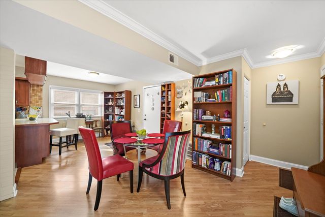 4337 N Kedvale Avenue 2E, Chicago, IL 60641