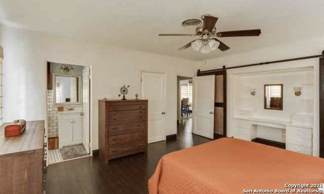 2102 W MISTLETOE AVE, San Antonio, TX 78201