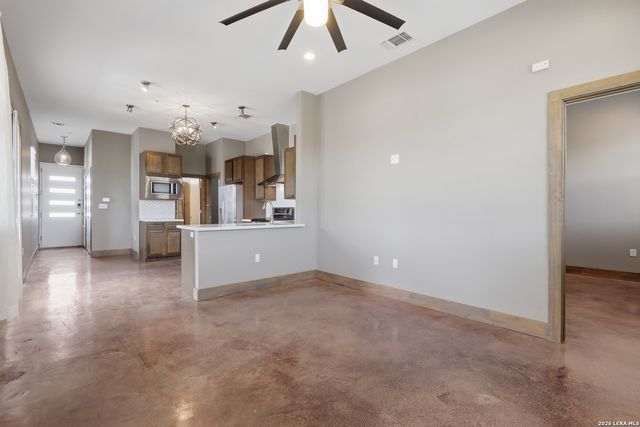 1542 N Alamo St Unit 201, San Antonio, TX 78215
