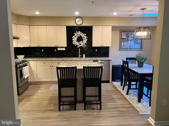 204 CARRINGTON CT, Warwick, PA 18974