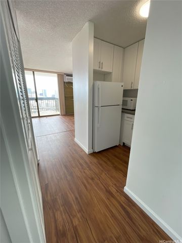 1560 Thurston Avenue 1201, Honolulu, HI 96822
