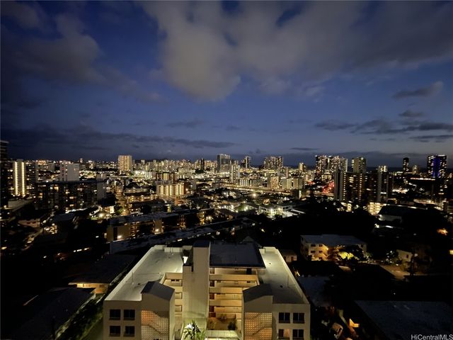 1560 Thurston Avenue 1201, Honolulu, HI 96822