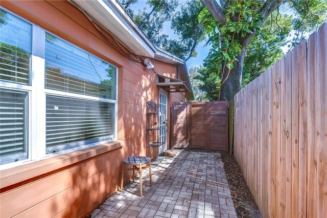 4944 5TH AVENUE N B, St Petersburg, FL 33710