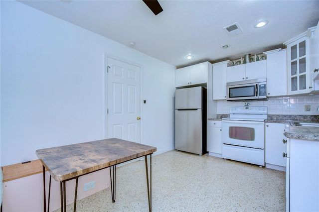 4944 5TH AVENUE N B, St Petersburg, FL 33710