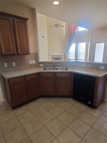 501 Dinge Bay DR, Round Rock, TX 78664