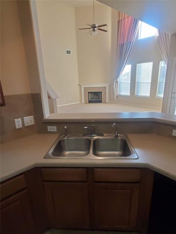 501 Dinge Bay DR, Round Rock, TX 78664