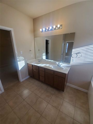 501 Dinge Bay DR, Round Rock, TX 78664