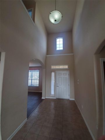 501 Dinge Bay DR, Round Rock, TX 78664