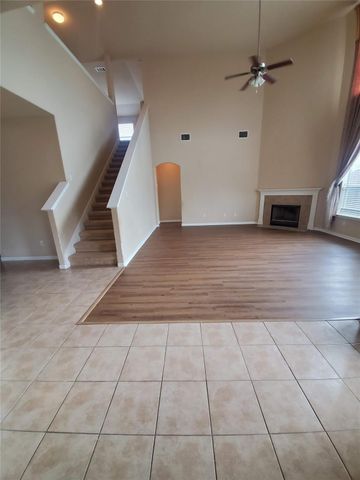 501 Dinge Bay DR, Round Rock, TX 78664