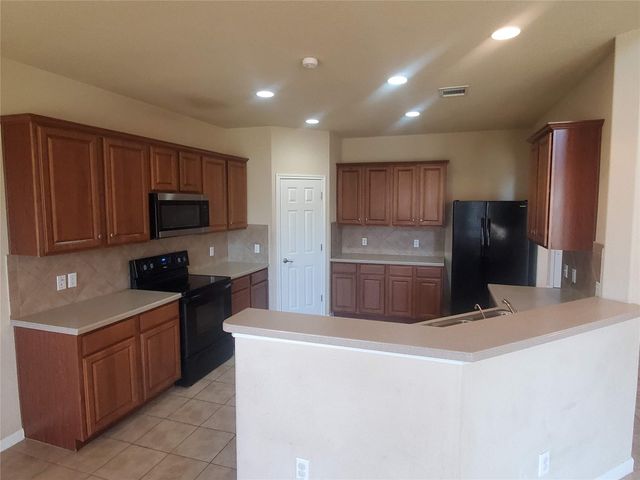 501 Dinge Bay DR, Round Rock, TX 78664