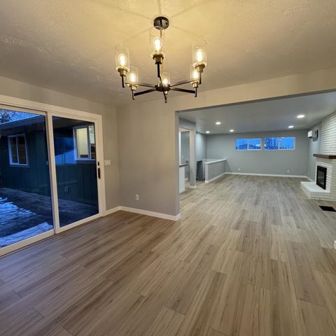 1714 4th St, Cheney, WA 99004