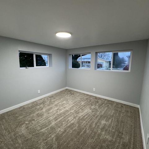 1714 4th St, Cheney, WA 99004