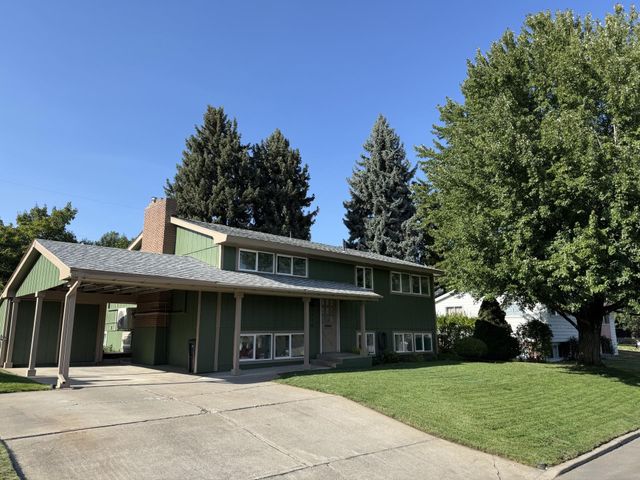 1714 4th St, Cheney, WA 99004