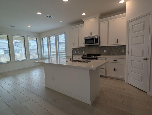 2624 Franciscana WAY, Leander, TX 78641