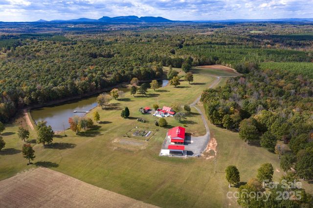 1260 Beaver Island Trail Road, Walnut Cove, NC 27052