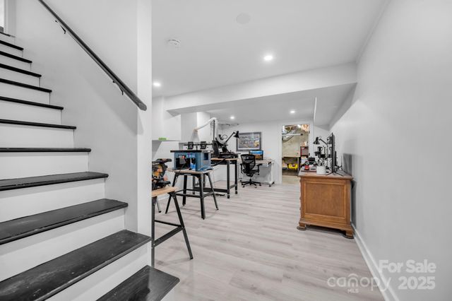 1260 Beaver Island Trail Road, Walnut Cove, NC 27052
