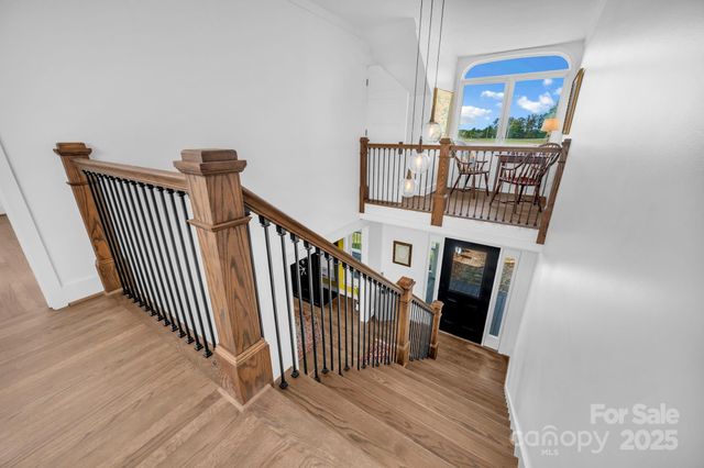 1260 Beaver Island Trail Road, Walnut Cove, NC 27052
