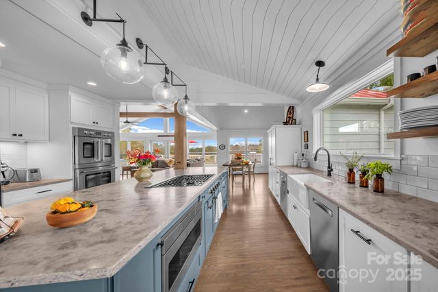 1260 Beaver Island Trail Road, Walnut Cove, NC 27052