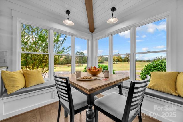 1260 Beaver Island Trail Road, Walnut Cove, NC 27052