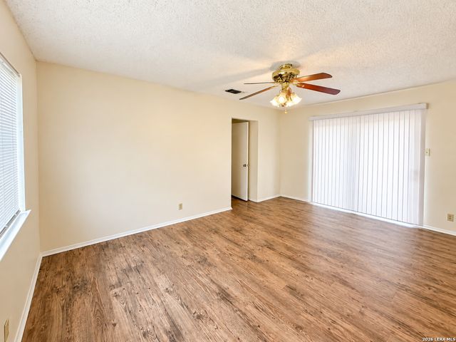 8030 ECHO WIND ST, San Antonio, TX 78250