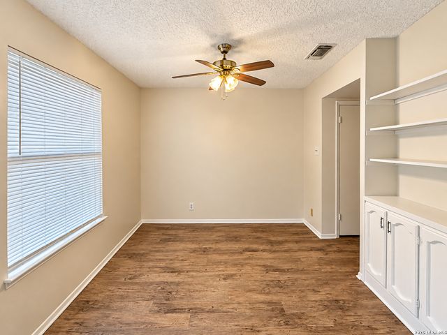 8030 ECHO WIND ST, San Antonio, TX 78250