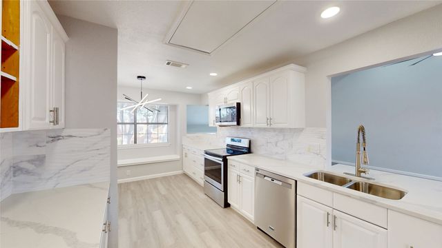 1618 San Francisco Street, Carrollton, TX 75007