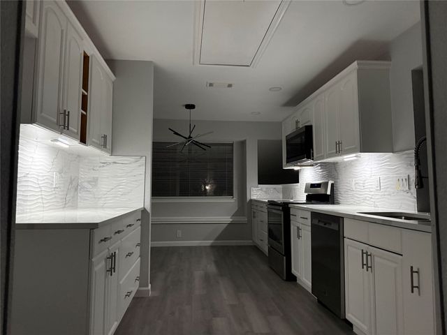 1618 San Francisco Street, Carrollton, TX 75007