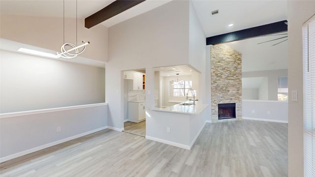 1618 San Francisco Street, Carrollton, TX 75007