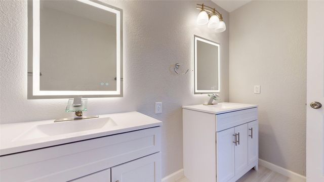 1618 San Francisco Street, Carrollton, TX 75007