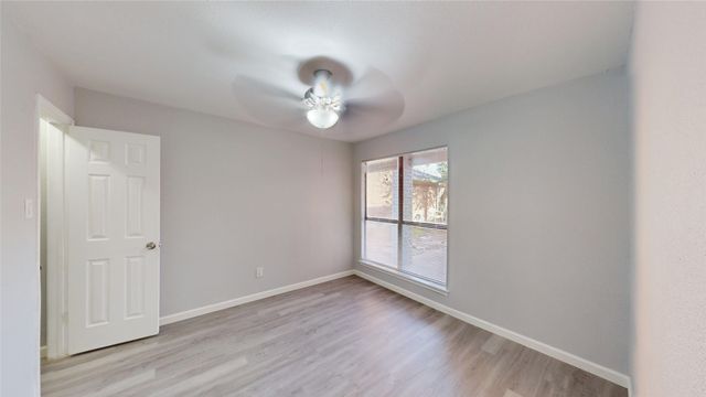 1618 San Francisco Street, Carrollton, TX 75007