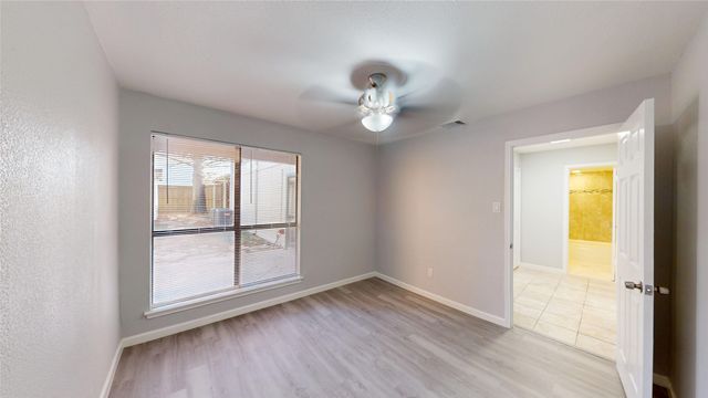 1618 San Francisco Street, Carrollton, TX 75007