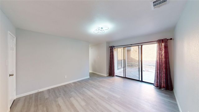 1618 San Francisco Street, Carrollton, TX 75007