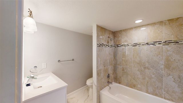 1618 San Francisco Street, Carrollton, TX 75007