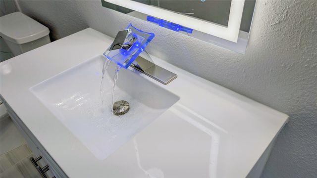 1618 San Francisco Street, Carrollton, TX 75007