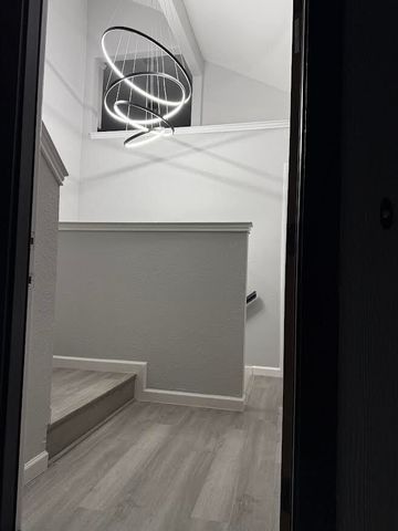 1618 San Francisco Street, Carrollton, TX 75007