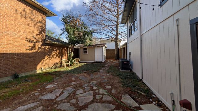 1618 San Francisco Street, Carrollton, TX 75007