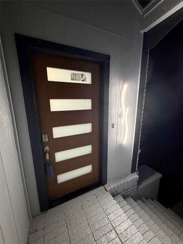 1618 San Francisco Street, Carrollton, TX 75007